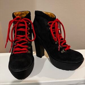 Women’s Polo Ralph Lauren, black suede lace up Shorty boot shoes